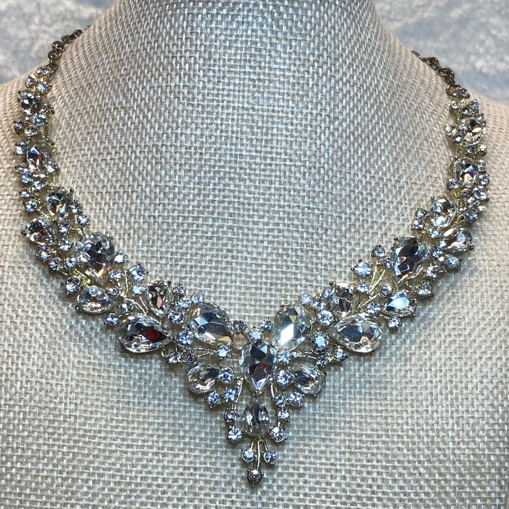 Vintage Rhinestone Bib Necklace Silver Tone 16-18” Multiple Shapes & Size stones - Picture 3 of 17